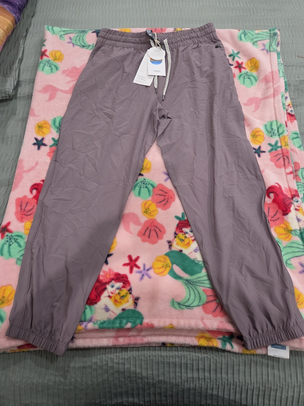 Vuori Pants Womens M Weekend Jogger Performance Run Gym Training Yoga